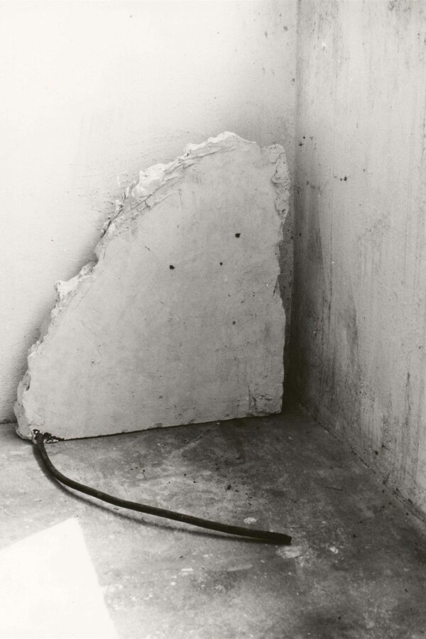 Petr Veselý, Kout, 1989, 51x48x50 cm